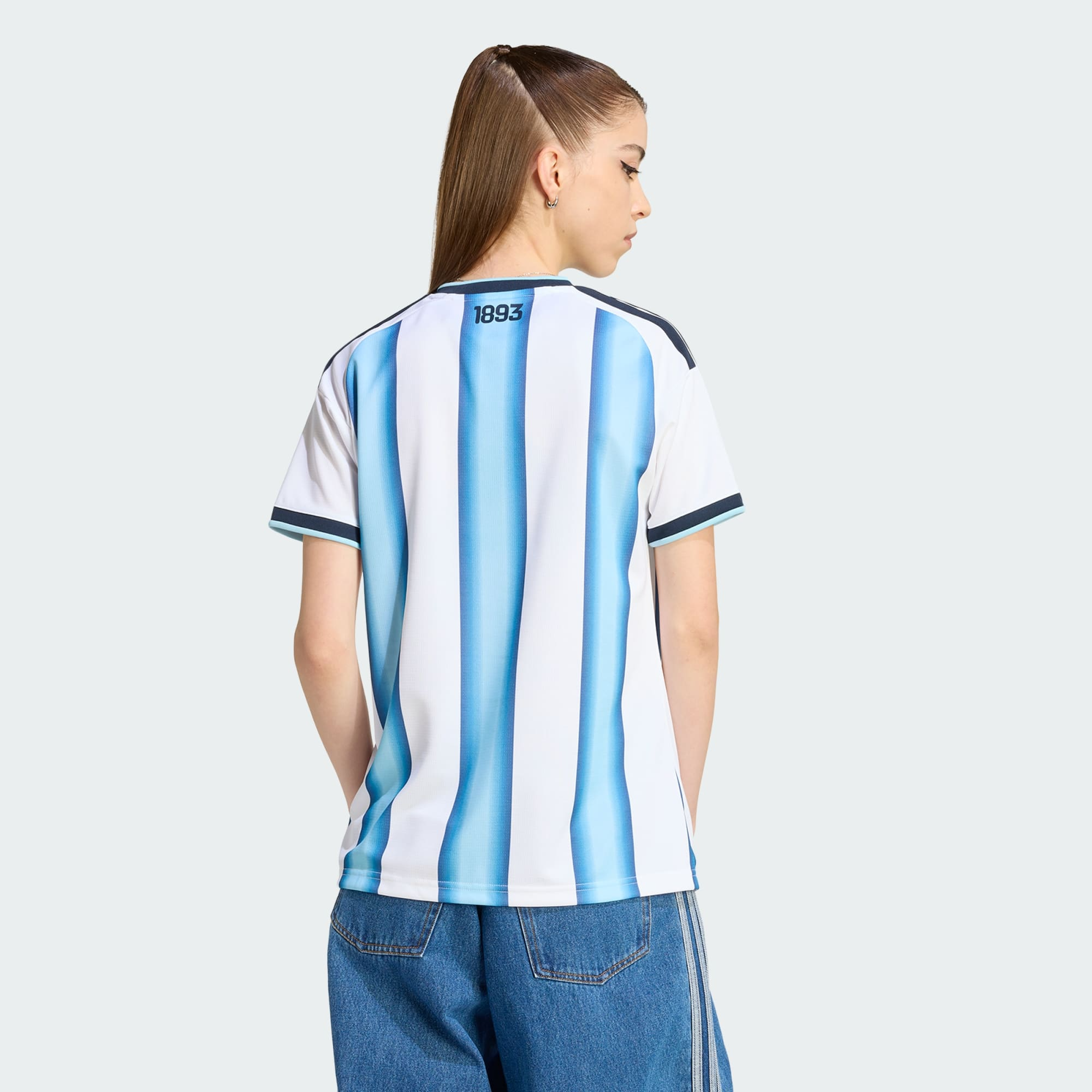 [PRÉ-VENDA] Camisa Argentina I 26/28 + Patch Campeão Copa do Mundo - Torcedor Adidas Feminina