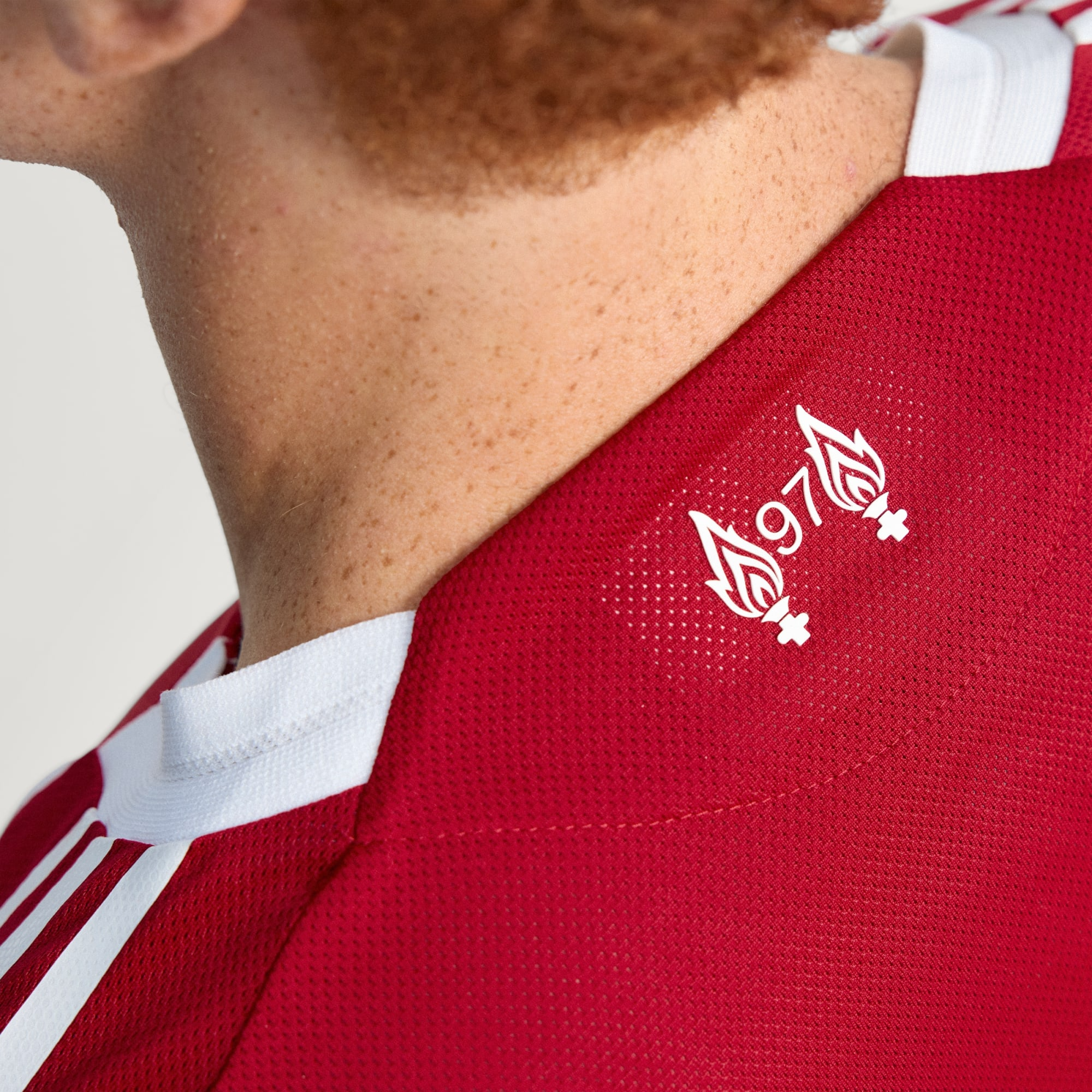 Camisa Liverpool I 25/26 - Jogador Adidas